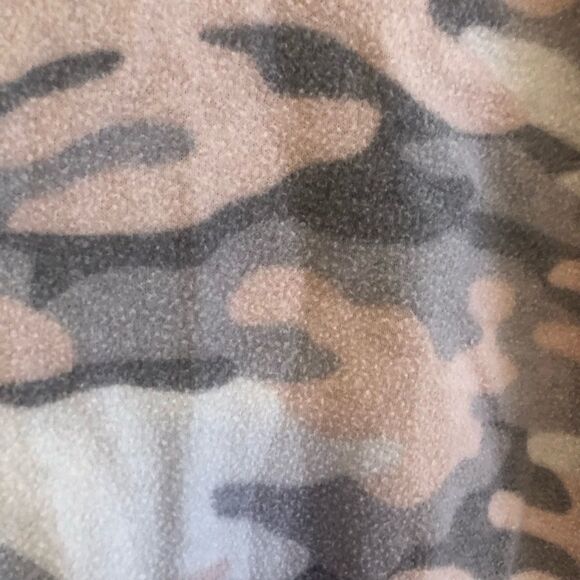 LOVE CHARM DRAWSTRING HEM SWEATSHIRT CAMO XL - Picture 3 of 4